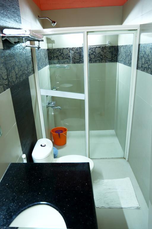 Chiramel Residency Apartment Kochi Room photo